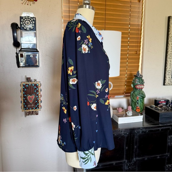 NEW Vince Camuto navy crepe blouse w/ collar+cuffs XL - Picture 8 of 12